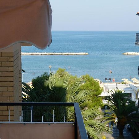 Hotel Bologna San Benedetto del Tronto Exterior foto